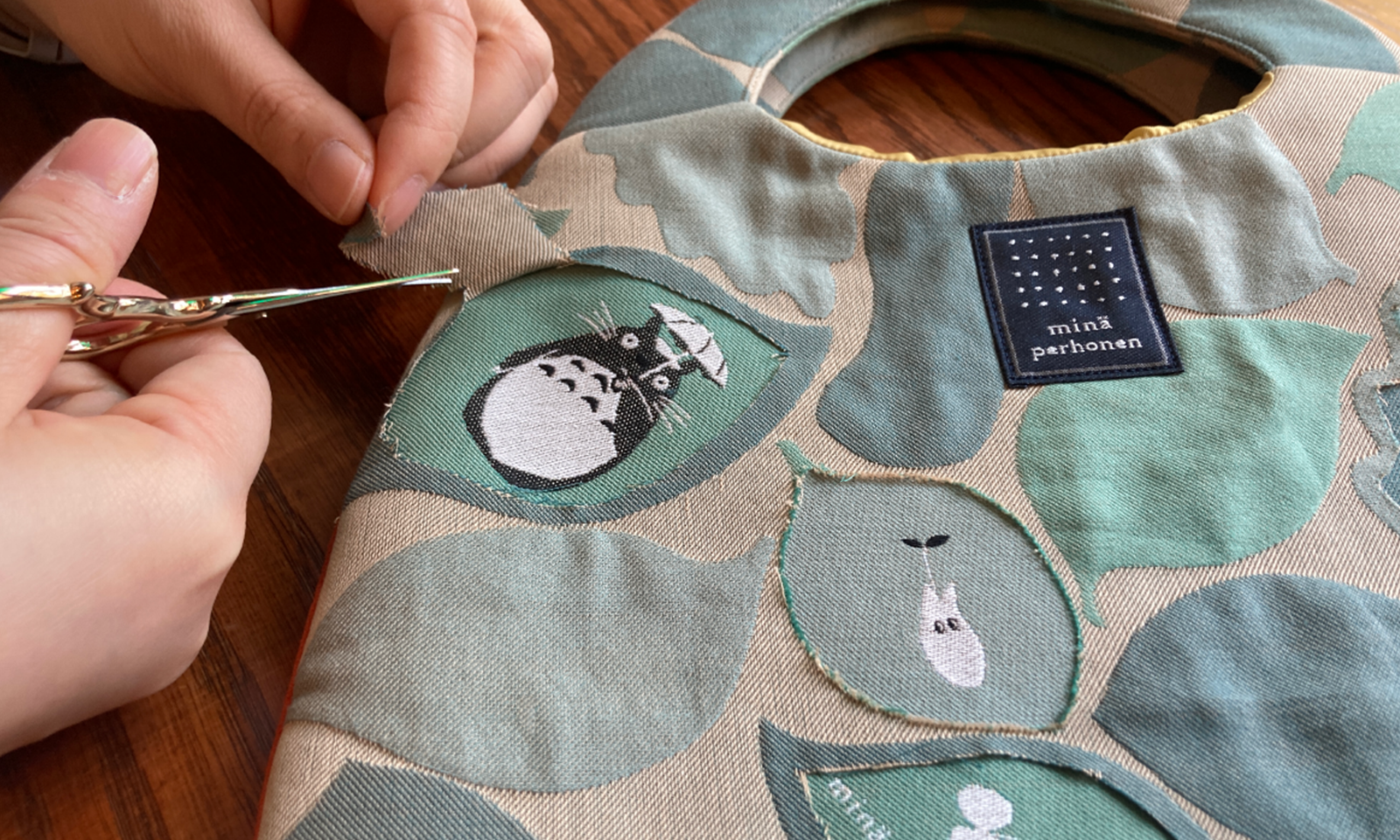 トトロがかくれんぼ egg bag／uzura bagby minä perhonen - 三鷹の森  