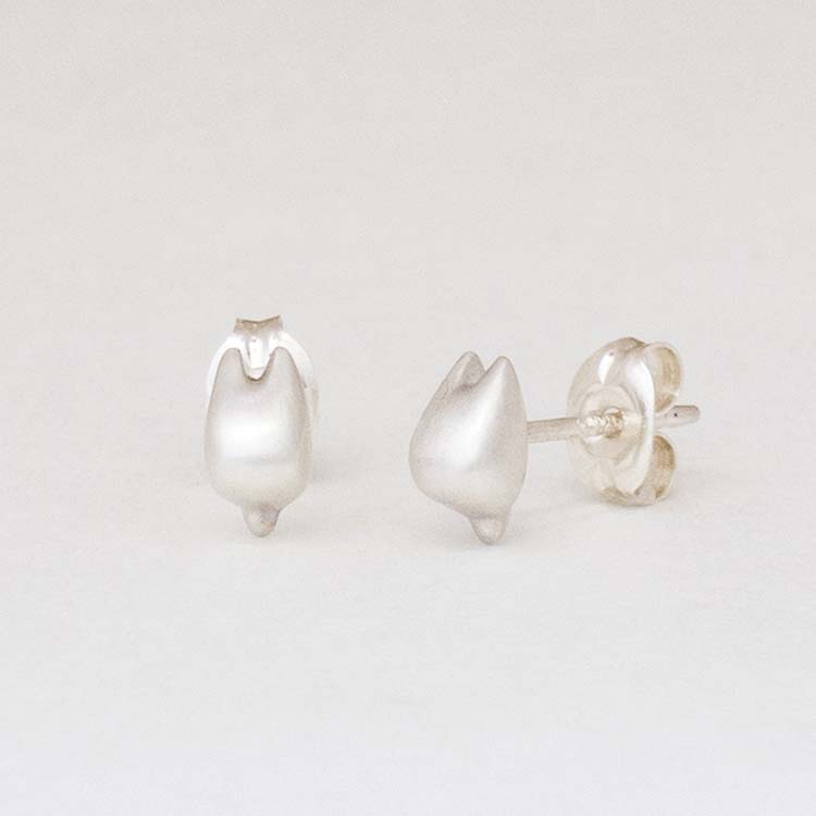 プフッツェトトロシルバーピアスジブリ - ピアス(両耳用)
