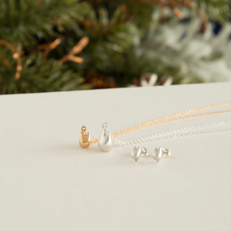 完売品］ジブリ美術館オリジナル ピアス「トトロ」 完売品ジブリ美術館