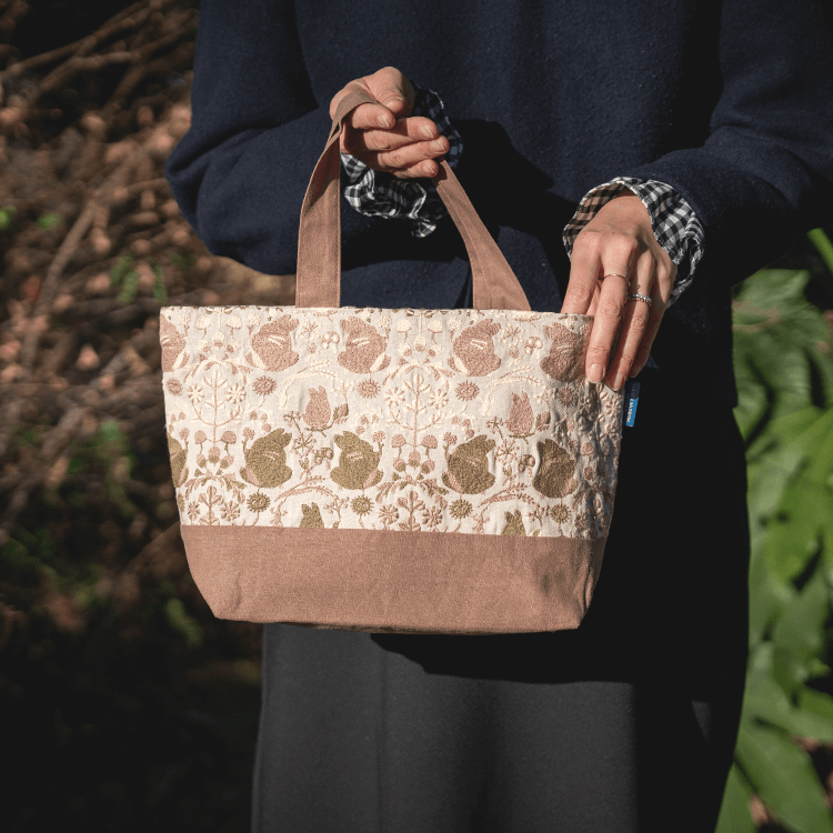 ジブリ美術館オリジナル 刺繍ランチトート 「森の中で」 ベージュ