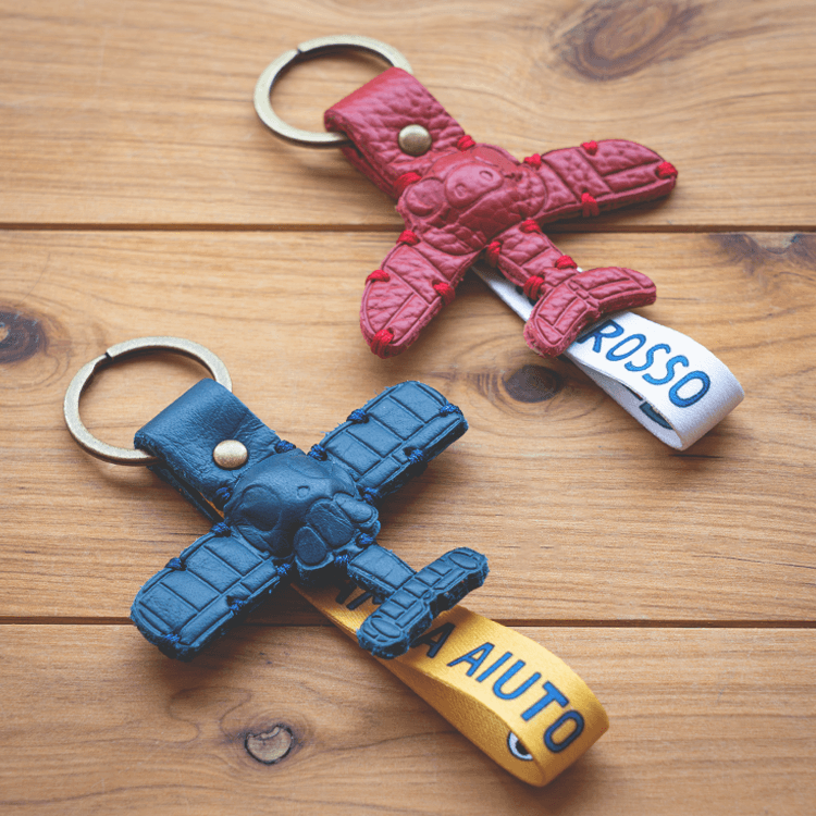 ジブリ美術館オリジナル革のキーホルダー 紅の豚マンマユート｜三鷹の